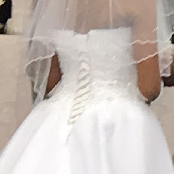 BRIDAL DRESS (1 TIME USE) - Picture 4 of 5